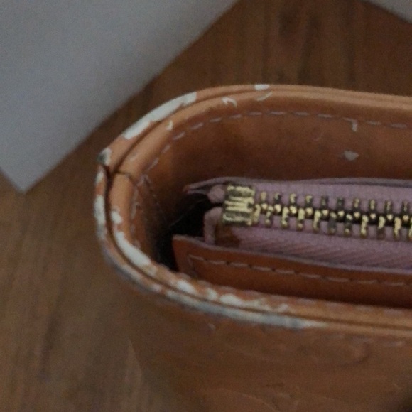 Louis Vuitton Imperfect Yellow Vernis Shoulder Tote Bag GUC - Picture 7 of 13